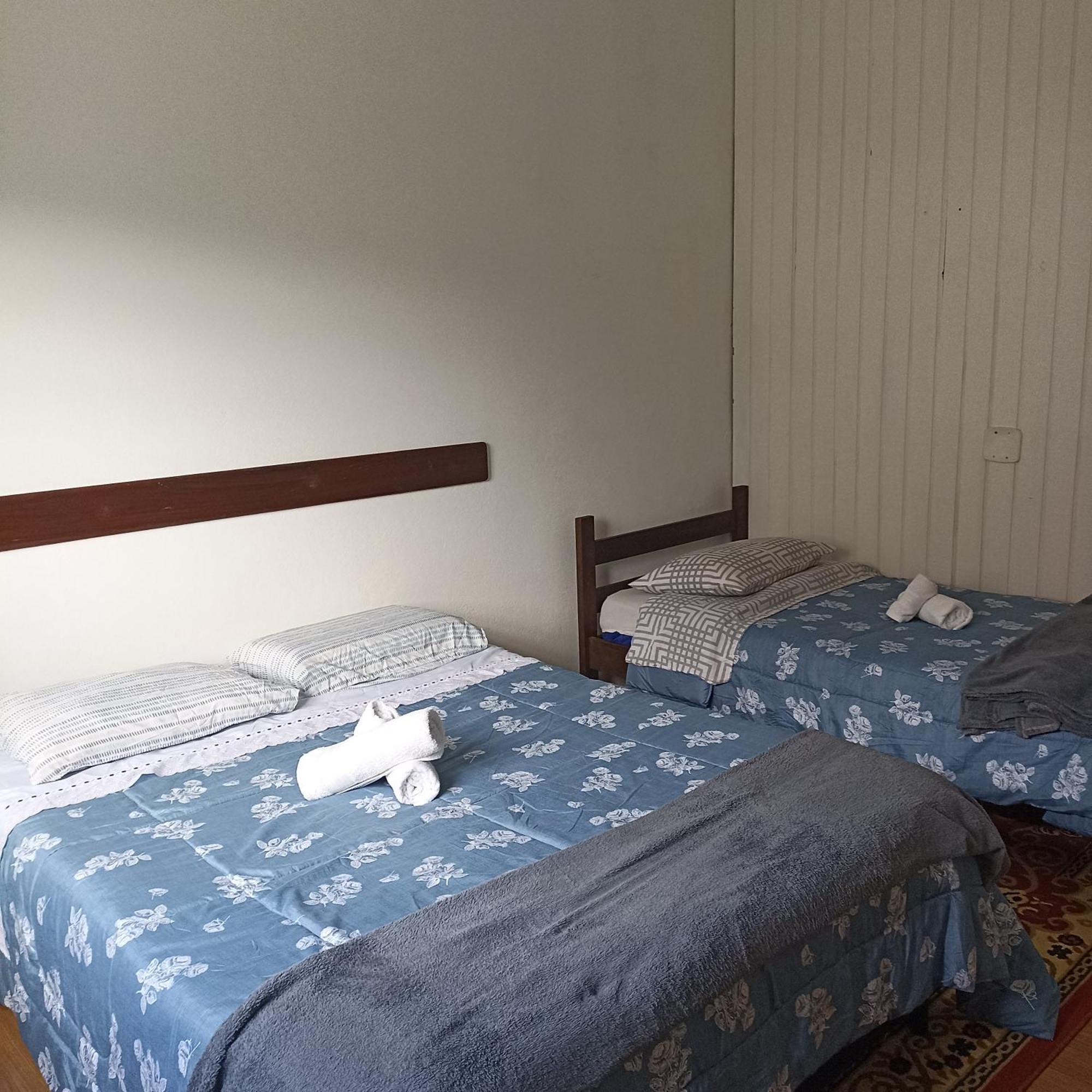 Quartos Para Hospedagem Da Casa Amarela Apartment กังโปสดูจอร์เดา ภายนอก รูปภาพ